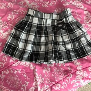 Black and white plaid skirt